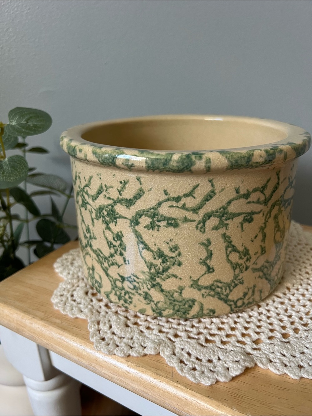 Robinson-Ransbottom Cream/Green Spongeware 1.25 QT Crock Made in U.S.A. Vintage